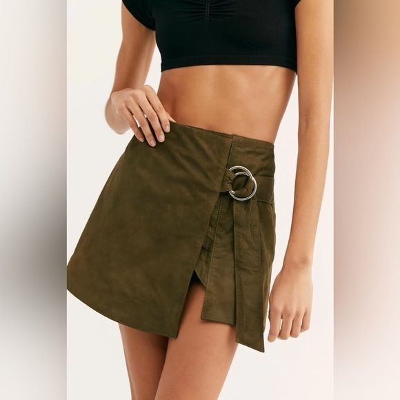 NEW Understated Revolve Leather Coastal Cowboy Mini Skirt - Picture 3 of 9